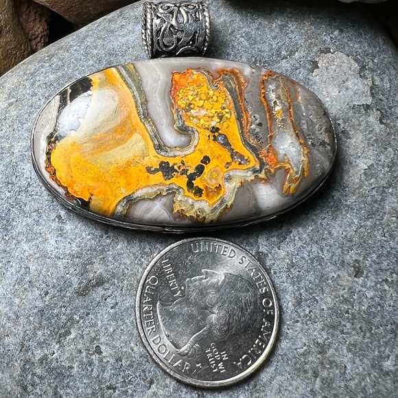 Bumblebee jasper pendant - Picture 4 of 4